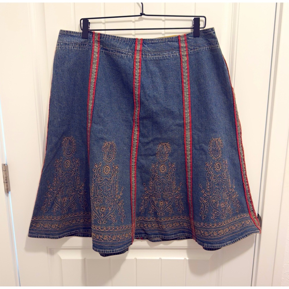 Motto Women's Blue Denim Floral Embroidered A-Line Knee Length Skirt 18W